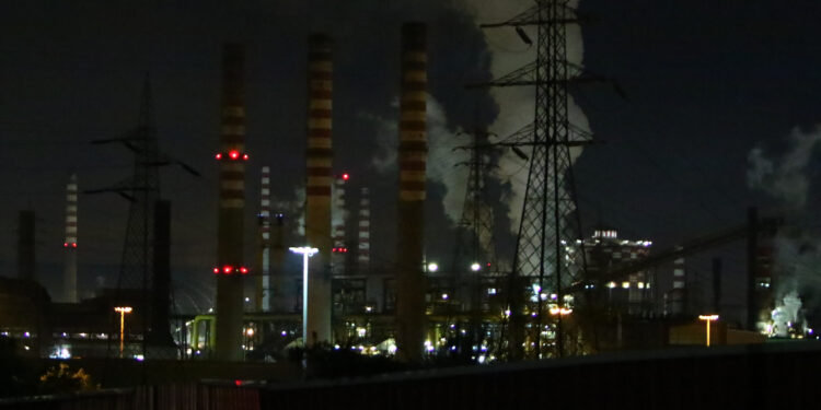 Taranto, lo stabilimento ArceloMittal Ex Ilva, l'impianto siderurgico più grande d'Europa. [Credits: Fabio Altobello/IPA agency]