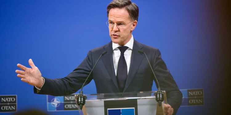 Il segretario generale della NATO, Mark Rutte, alla presentazione della Relazione annuale 2025. Fonte: NATO