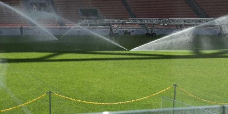 STADIO SAN SIRO MANUTENZIONE CAMPO  PRATO IRRIGAZIONE