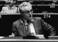 Settembre 1984, Lionel Jospin durante una sessione plenaria del Parlamento europeo [foto: European Parliament]