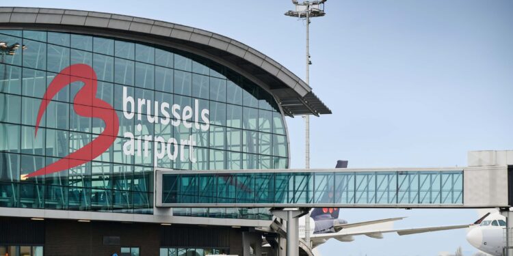 L'aeroporto di Bruxelles (Imagoeconomica)