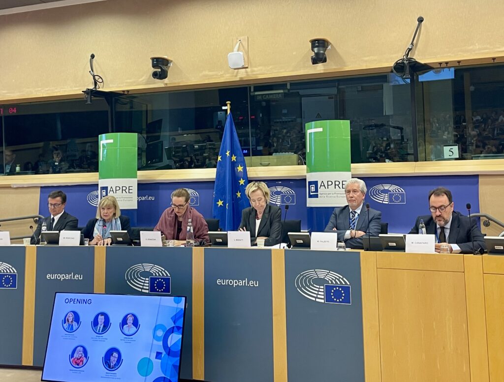 Il futuro della ricerca nel prossimo bilancio UE e il suo rapporto con mercato e autonomia strategica: all’Eurocamera l’evento APRE