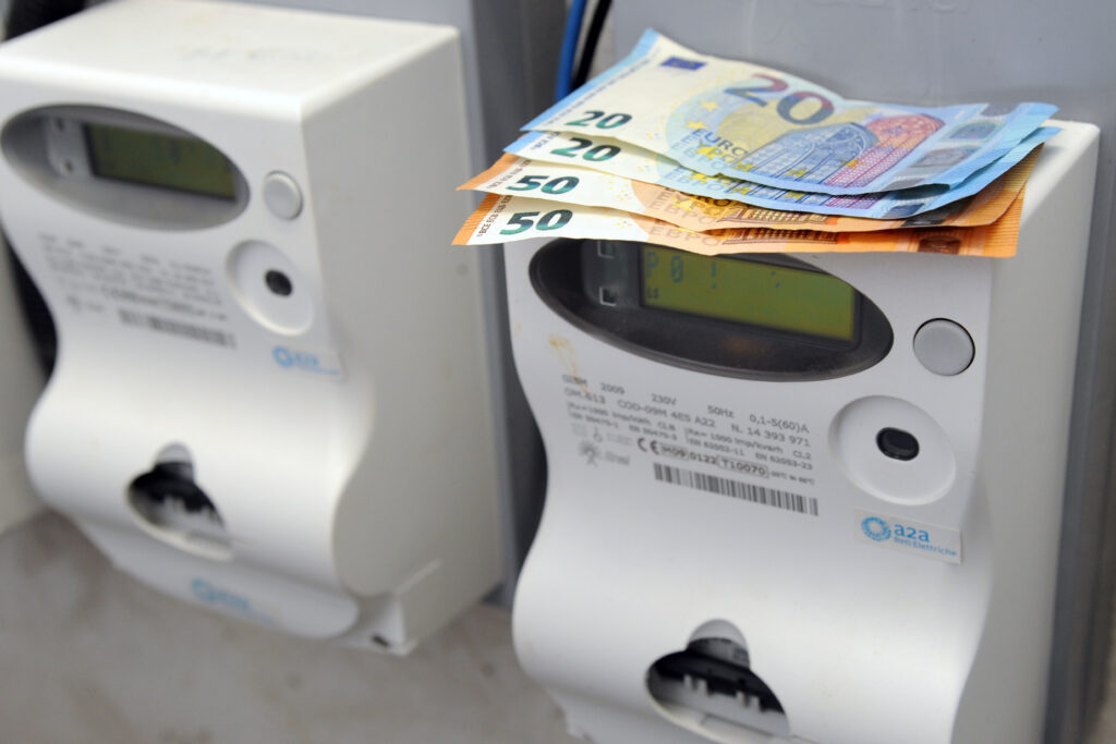 Eurozona, il caro-energia spinge ancora l’inflazione: +0,4 ad aprile, arriva al 3 per cento