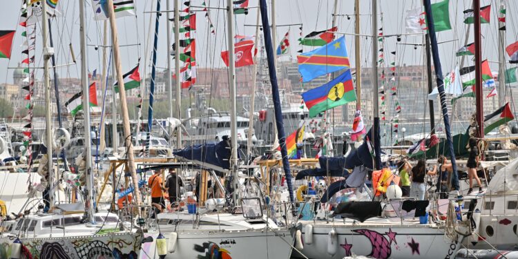Napoli, navi della Flotilla nel porto di Napoli dirette a Gaza. Fonte: IPAagency