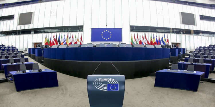 La sede di Strasburgo del Parlamento europeo dove oggi si è tenuto la discussione sullo stato dei diritti fondamentali. Fonte: Imagoeconomica