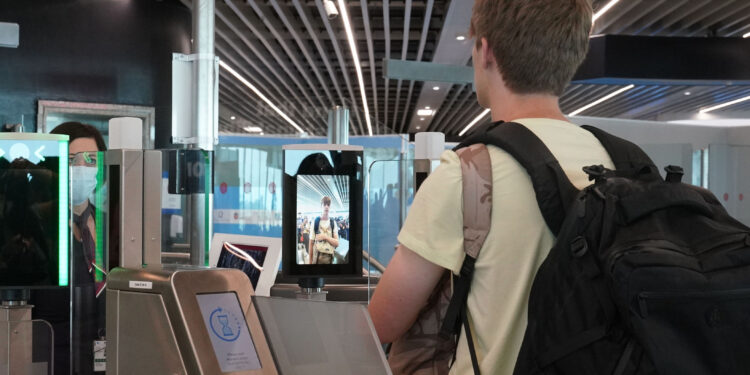 Controlli all'Aeroporto Fiumicino. Fonte: Livio Anticoli via Imagoeconomia