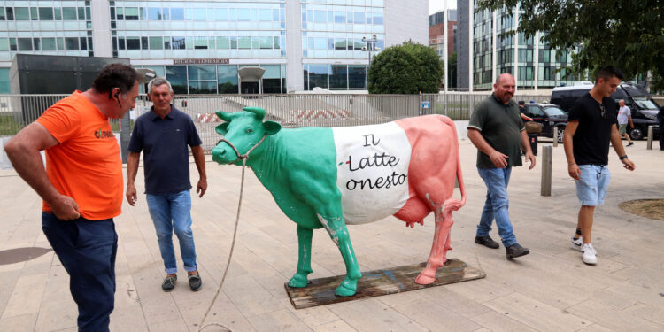 Fonte: Imagoeconomica COPAGRI - ZOOTECNIA IN PIAZZA CONTRO LA CRISI E LA SITUAZIONE QUOTE LATTE