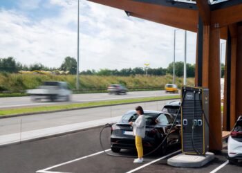 stazione di ricarica ricariche elettriche colonnina elettrica