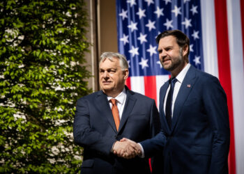 Il vicepresidente degli Stati Uniti, JD Vance, e il primo ministro ungherese, Viktor Orbán (Photo: Imagoeconomica)