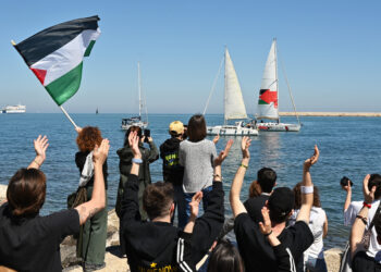 Lungomare  Starita - salpa da Bari la nave umanitaria Global Sumud Flotilla per la missione springs 2026. bandiera Palestina [foto: Saverio De giglio/imagoeconomica]