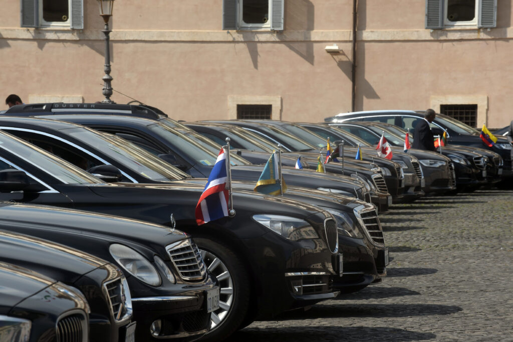 ‘Auto blu’ e inquinanti, nel 2025 solo il 14 per cento delle immatricolate rispetta i Criteri Ambientali Minimi