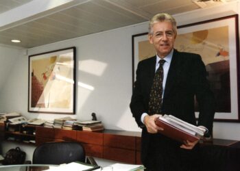 Mario Monti, nel marzo 2001, all'epoca commissario UE alla concorrenza. Fonte: EC - Audiovisual Service