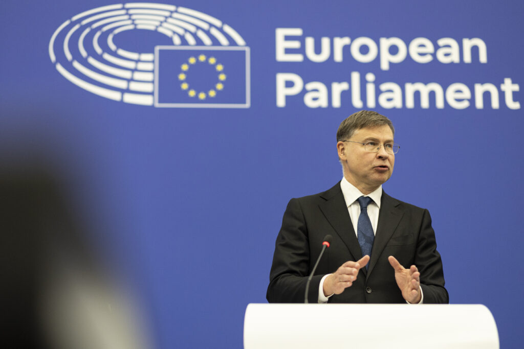 La Commissione UE intende modernizzare l’iter legislativo europeo: “Leggi più chiare e semplici”