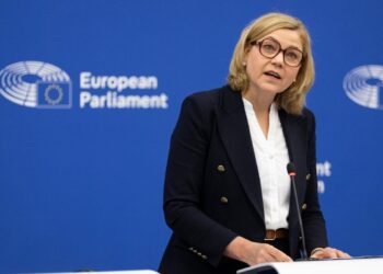 La commissaria europea per le Tecnologie Digitali, Henna Virkkunen, durante la conferenza stampa di oggi al Parlamento Europeo (Fonte: EC - Audiovisual Service)