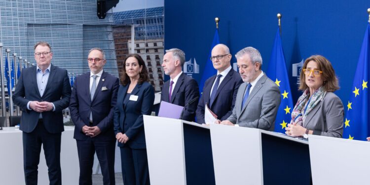 Case, Commissione europea, crisi abitativa, sindaci UE, Ribera