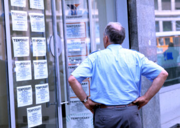 Ricerca di lavoro. Fonte: Carlo Carino via Imagoeconomica
