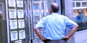 Ricerca di lavoro. Fonte: Carlo Carino via Imagoeconomica