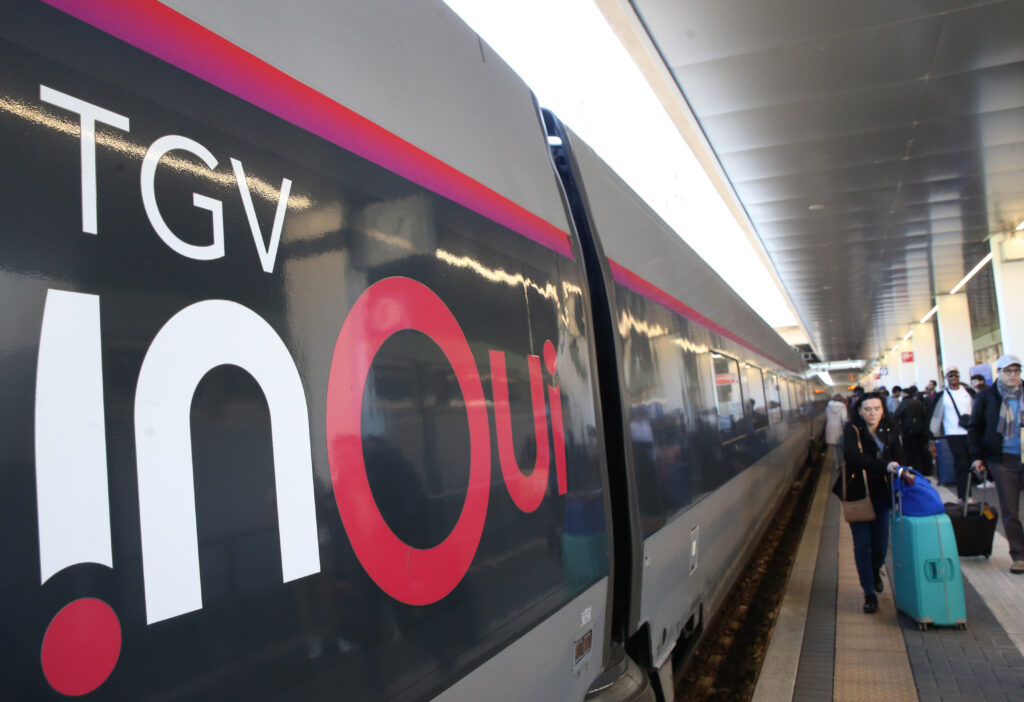 Un suicidio tra i binari ritarda di due ore il treno dei funzionari UE verso Strasburgo