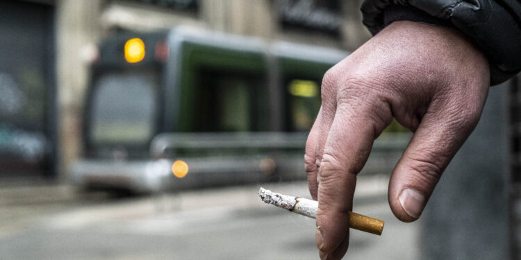 Sigaretta. Fonte: Imagoeconomica, Marco Cremonesi