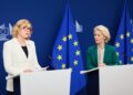La presidente della Commissione europea, Ursula von der Leyen, e la vicepreisdente esecutiva alla Sovranità tecnologica, Henna Virkkunen, nell'annuncio della app europea per il controllo dell'età per l'accesso ai social (15 aprile 2026). Fonte: EC - Audiovisual Service