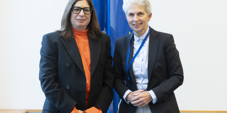 Da sinistra a destra l’ambasciatrice cipriota, Christina Rafti, e l’eurodeputata e Presidente SEDE, Marie Agnes Strack Zimmermann, novembre 2025. Crediti: Parlamento europeo