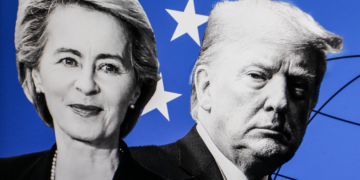 La presidente della Commissione europea, Ursula von der Leyen, e il presidente USA, Donald Trump [foto: Yassine Mahjoub/SIPA / IPA Agency. Rielaborazione: Eunews]