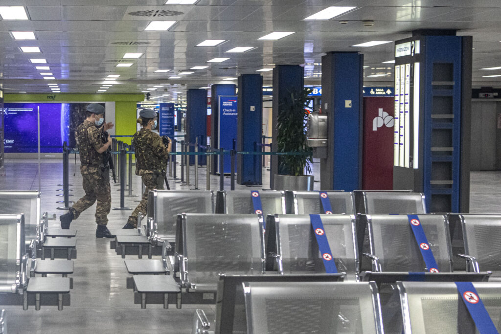 EU military mobility: personnel transiting through civil airports will still be screened