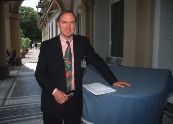 Karel Van Miert, commissario europeo per la Concorrenza tra il 1993 e il 1999. Fonte: Imagoeconomica