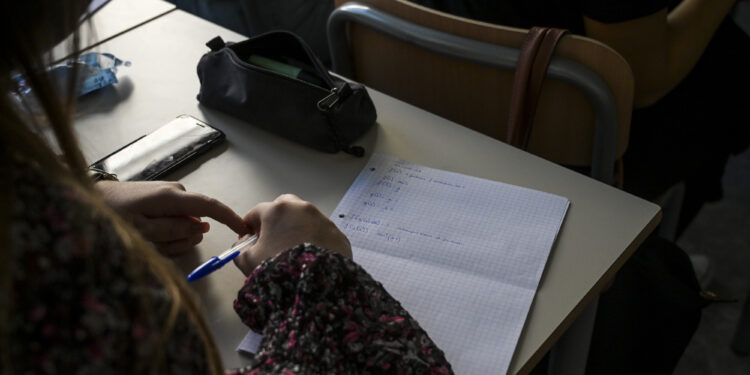 Banco di scuola via Imagoeconomica
