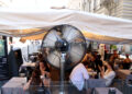 ALLARME CALDO VENTILATORI NEI BAR. [Foto: Imagoeconomica]