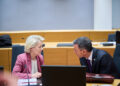 La presidente della Commissione Europea, Ursula von der Leyen, e il primo ministro spagnolo, Pedro Sanchez (Fonte: Imagoeconomica)
