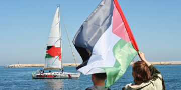 Salpa da Bari la nave umanitaria Global Sumud Flotilla per la missione Springs 2026. Crediti: Saverio De Giglio via Imagoeconomica