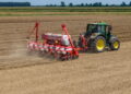MASCHIO GASPARDO AZIENDA INDUSTRIA AGRICOLA SETTORE AGRICOLTURA PRODUZIONE ATTREZZATURA ATTREZZATURE AGRICOLA AGRICOLE MACCHINARI AGRICOLI TREBBIATRICE TREBBIATRICI. Ferilizzanti. Fonte: Imago economica