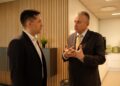 Il ministro degli Esteri della Groenlandia, Mute B. Egede, e il commissario europei per i Partenariati internazionali, Jozef Síkela (Fonte: EC - Audiovisual Service)