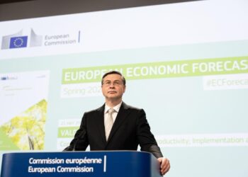 Il commissario all'Economia, Valdis Dombrovskis, in conferenza stampa di presentazione delle previsioni economiche, 21 maggio 2026. Source: EC Audiovisual Service Photographer : Jennifer Jacquemart