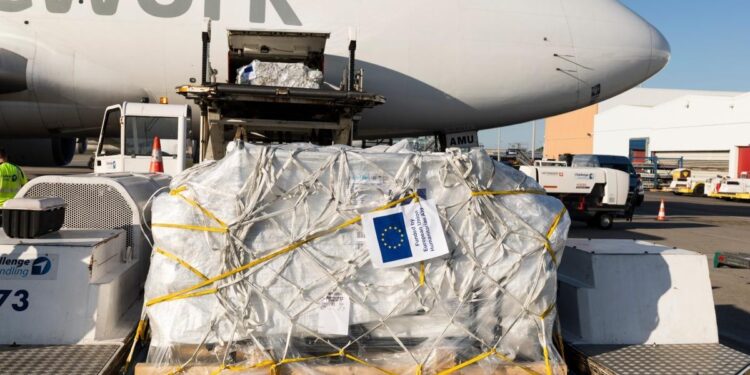 Ponte aereo di aiuti UNICEF per l'Ebola presso l'aeroporto di Liegi (Belgio). Source: EC - Audiovisual Service. Photographer: Lukasz Kobus