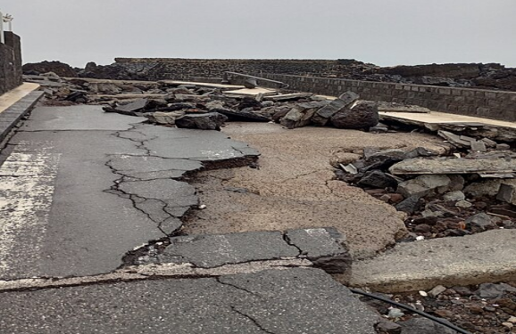 Gli effetti del ciclone Harry in Sicilia [foto: Wikimedia Commons - Jeanne Griffin - Own work, CC BY-SA 4.0, https://commons.wikimedia.org/w/index.php?curid=183289612]