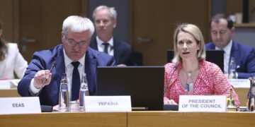 Il ministro degli Esteri ucraino, Andriy Sybiha, con l'Alta rappresentante per la politica estera e di sicurezza dell'UE, Kaja Kallas [Bruxelles, 11 maggio 2026. Foto: European Council]