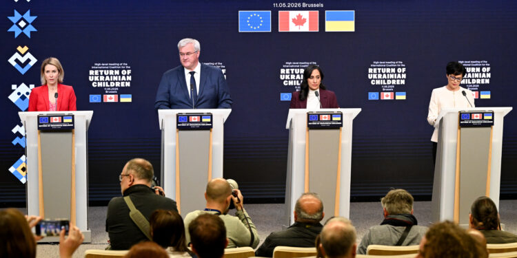 Riunione di alto livello della Coalizione internazionale per il ritorno dei bambini ucraini. Da sinistra a destra l’Alta rappresentante dell’Unione europea per la Politica estera e di sicurezza, Kaja Kallas, la commissaria all'allargamento, Marta Kos, il ministro degli Affari esteri ucraino, Andrii Sybiha e il ministro degli Affari esteri canadese, Anita Anand. Crediti: Consiglio Unione europea.