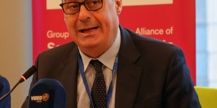 L'eurodeputato Nicola Zingaretti durante la presentazione del patto del Mediterraneo alla stampa, 3 giugno 2026. Crediti: Staff del PD al Parlamento europeo