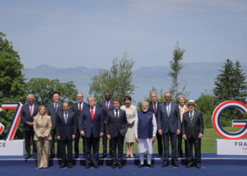 La 'foto di famiglia' dei leader del G7 ad Evian (Source: Wikicommons)