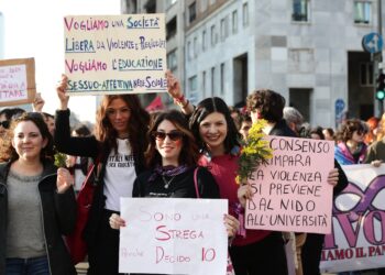 Corte dell' 8 marzo organizzato da Non una di meno. Crediti: Caio Romaniello via Imagoeconomica