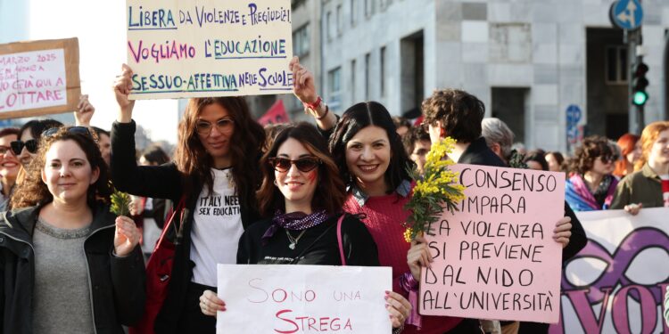 Corte dell' 8 marzo organizzato da Non una di meno. Crediti: Caio Romaniello via Imagoeconomica