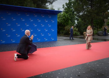 Il primo ministro dell'Albania, Edi Rama, e la presidente del Consiglio italiana, Giorgia Meloni (Fonte: Imagoeconomica)