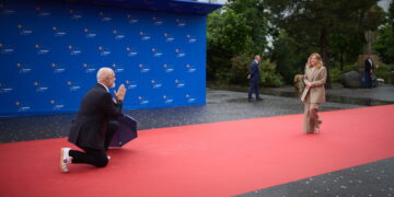 Il primo ministro dell'Albania, Edi Rama, e la presidente del Consiglio italiana, Giorgia Meloni (Fonte: Imagoeconomica)