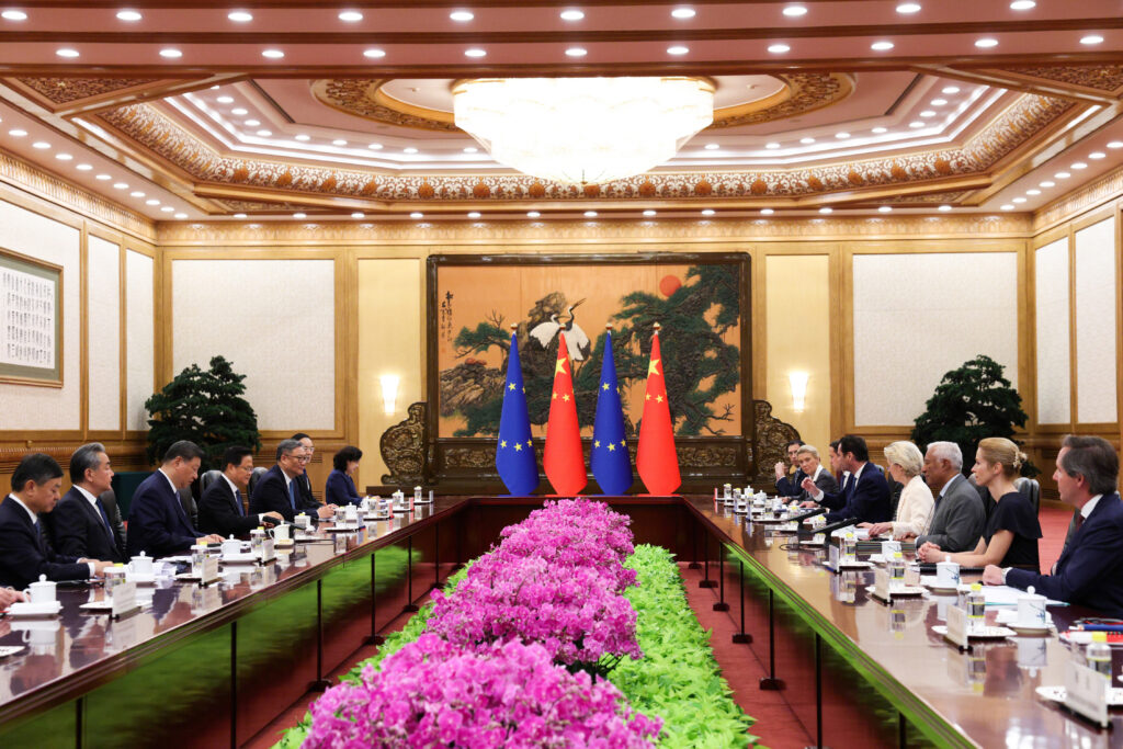 EU concerned about Beijing, Weber (EPP): “We need to discuss with the US how to respond to China”