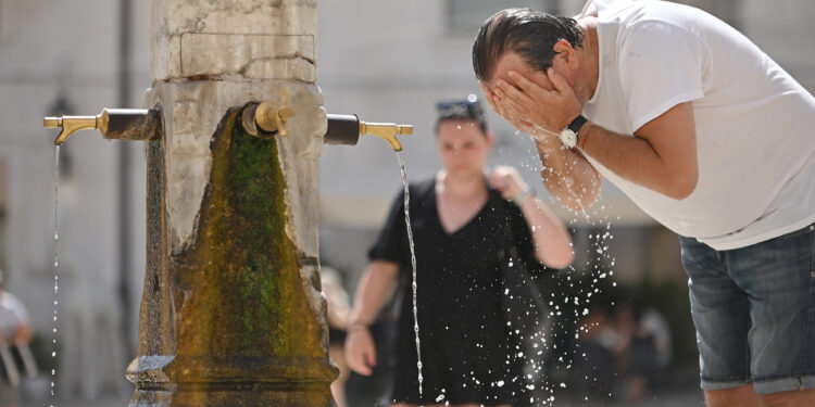 Emergenza caldo e afa in città [foto: Saverio de Giglio/imagoeconomica]