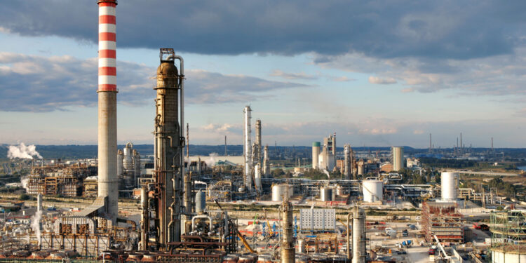 Polo industriale Isab a Priolo Gargallo. Crediti: Imagoeconomica via Isab.com