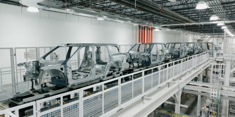 Fabbrica di automobili elettriche Rivian. Crediti: Imagoeconomica via Rivian X