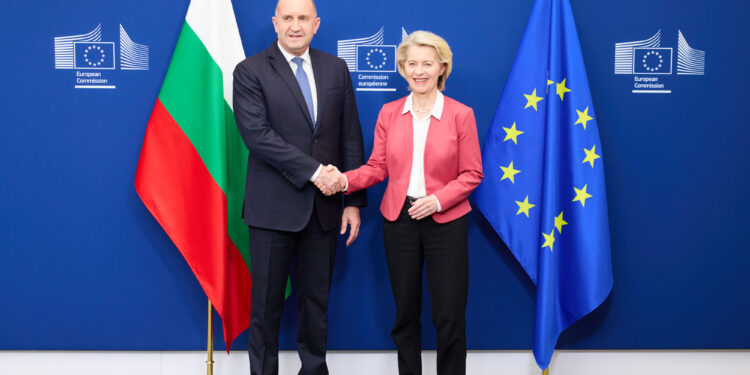La visita del primo ministro bulgaro, Rumen Georgiev, alla presidente della Commissione europea, Ursula von der Leyen, lo scorso 28 maggio 2026. Source: Imagoeconomica, Dati Bendo